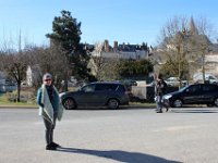 IMG 6985  Vous avez deviné, nous sommes dans la bonne ville de Meung, et en ces temps de déreglement climatique , il fait déjà chaud. La foule , arpente le macadam . Mais bientôt la nuit va descendre.