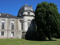 IMG 8385  Servant d'écrin au château, ce parc naturel départemental, attribué à Le Nôtre au XVIIème siècle, s'étend sur plus de 20 hectares. Il est d'une grande richesse botanique avec ses arbres séculaires remarquables et son étonnante allée de rhododendrons.